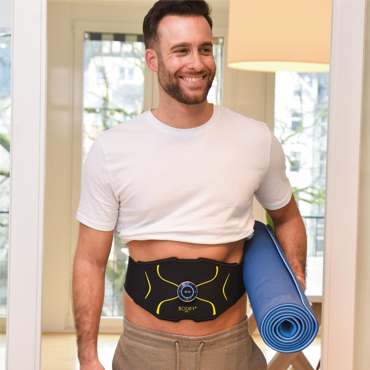 EMS Bauchtrainer Max für gezielte Bauchmuskelstimulation mit Controller Ladekabel und Verlängerungsgurt