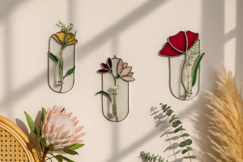 Rosa Glasvase mit Reagenzglas | Tiffany-Kupferfolie Magnolien Wandvase | Boho Suncatcher Dekor