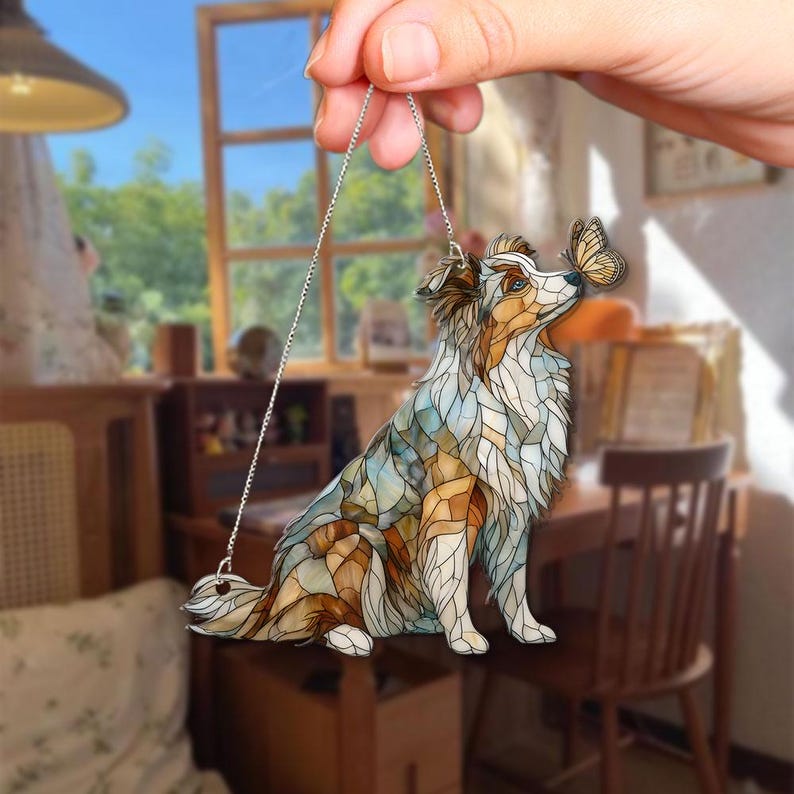 Acryl-Sonnenfänger mit Australian Shepherd und Schmetterling, Gedenk-Fensterdekoration für Hunde