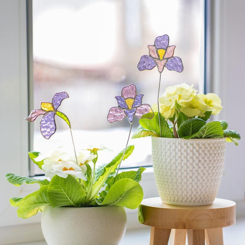 Iris Stained Glass Plant Stakes - Cottagecore Dekoration, Frühlingsblumenakzent für Blumentöpfe