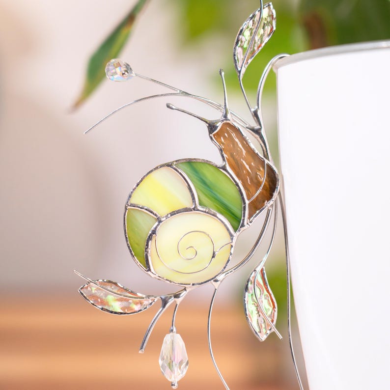 Buntglas Gartenschnecke Sonnenfänger 9,5 x 16,5 cm grün mit Kristallen Indoor Gartenarbeit Pflanzenzubehör