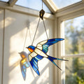 Buntglas Schwalbe Vogel Sonnenfänger, blau-weißer fliegender Vogel Lichtfänger für Fenster, 15x10 cm