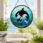 Runder Orca Glasmalerei Suncatcher - Fensterbehang mit zwei Schwertwalen in Meereswellen - Ozean Wanddeko