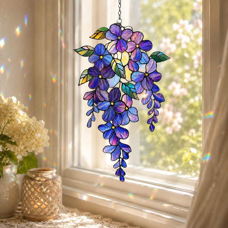 Lila Glyzinien Sonnenfänger, 2D Acryl Blume Fenster hängen Dekor, Glasmalerei Stil, 15 cm