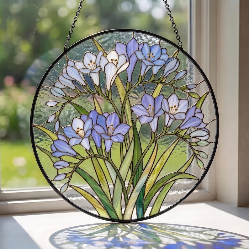 Buntglas-Sonnenfänger mit lila Freesien, 8 Zoll, floraler Fensterhänger