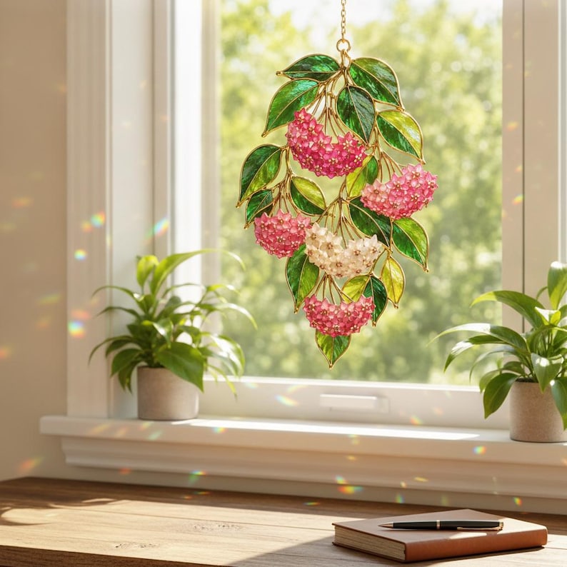 Acryl Sonnenfänger Fensterbild mit Hoya Blüte in Buntglasoptik