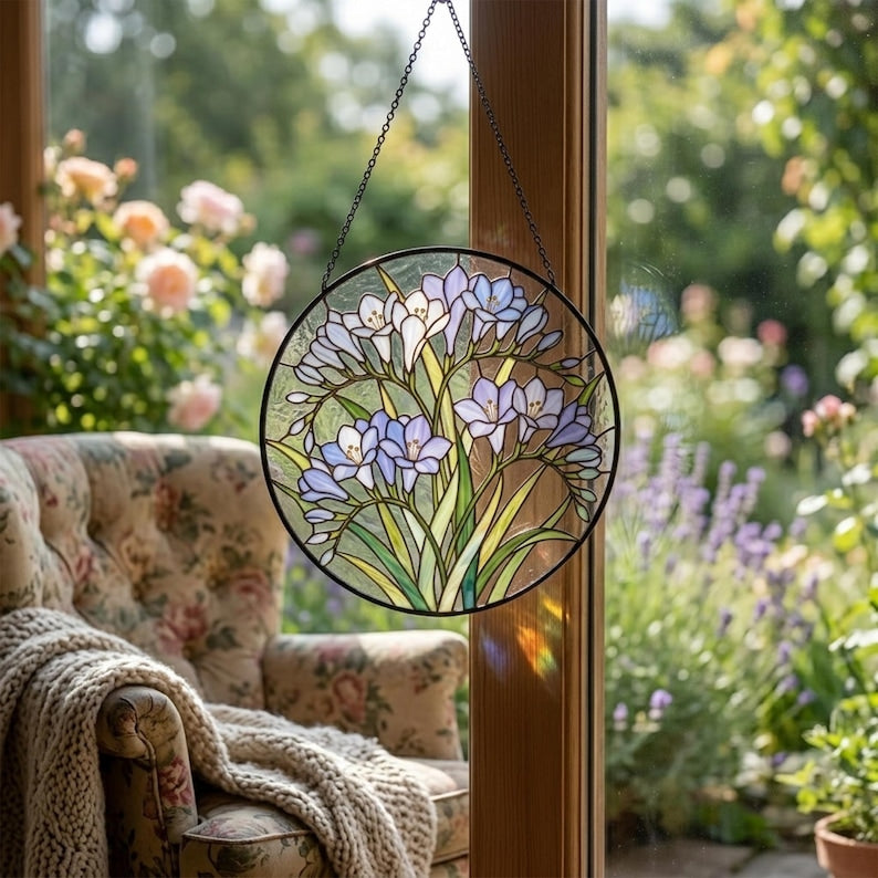 Buntglas-Sonnenfänger mit lila Freesien, 8 Zoll, floraler Fensterhänger